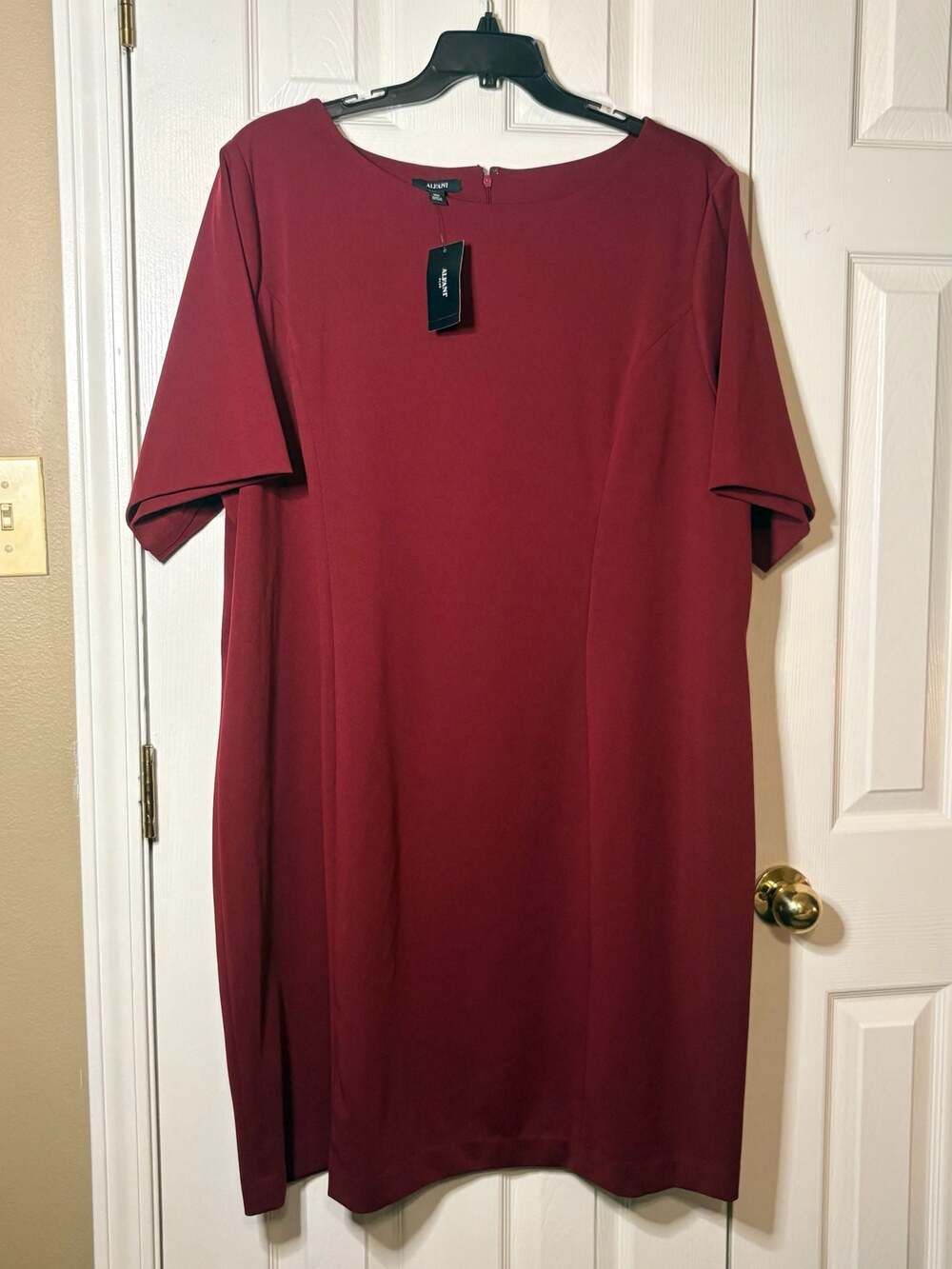 Alfani Plus Size 28W Red Short Sleeve Sheath Dress - Picture 7 of 8